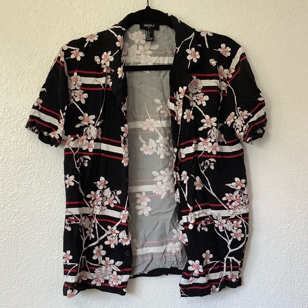 🌺 3/25$ Cherry Blossom Button Down 🌺